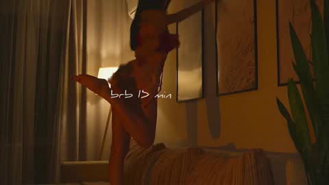 Molly online show from March 30, 12:50 pm