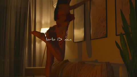 Molly online show from April 7, 3:01 pm