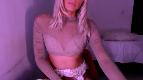 Chiara online show from March 1, 2:35 am