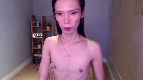 Snapshot of xxxfuckgirlyumsxxx chatting on February 23, 8:28 am Your Princess Yums online show from February 23, 8:28 am