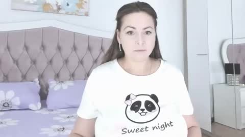 Elvira online show from March 29, 7:08 am