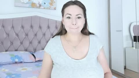 Elvira online show from April 14, 5:57 am