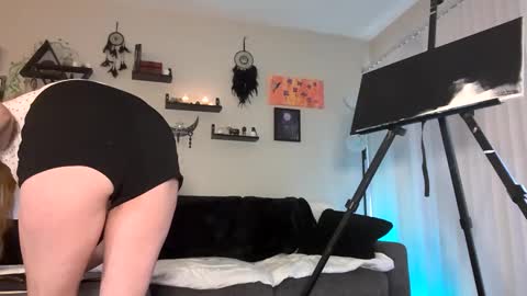 Snapshot of xxxlolalovexxx chatting on September 10, 12:32 am Lola online show from September 10, 12:32 am