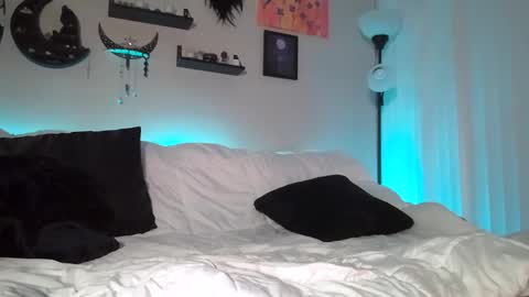 Snapshot of xxxlolalovexxx chatting on September 13, 8:58 am Lola online show from September 13, 8:58 am