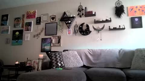 Snapshot of xxxlolalovexxx chatting on October 21, 6:41 pm Lola online show from October 21, 6:41 pm