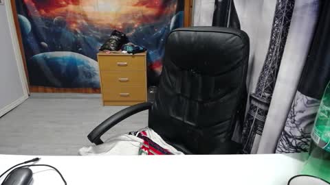 Snapshot of xxxnewlywedsxxx chatting on October 14, 8:31 pm Lana online show from October 14, 8:31 pm