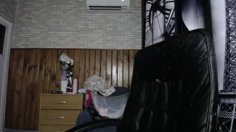 Snapshot of xxxnewlywedsxxx chatting on April 21, 7:50 pm Lana online show from April 21, 7:50 pm