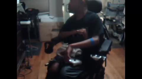 Snapshot of xxxonwheelz chatting on April 21, 4:08 am xxxonwheelz online show from April 21, 4:08 am