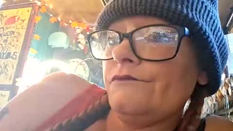 Snapshot of xxxqueenmandydickenz chatting on January 13, 8:58 pm XXXQueenMandyDickenz online show from January 13, 8:58 pm