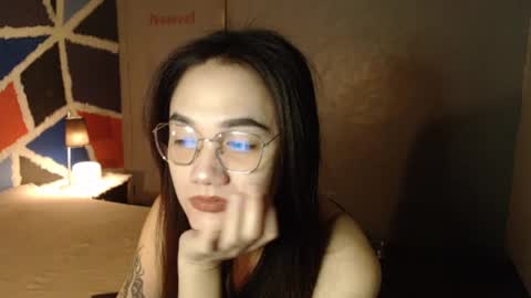 Snapshot of xxxsexydollxxx chatting on February 17, 11:42 pm Melissa online show from February 17, 11:42 pm