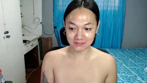Snapshot of xxxsexydollxxx chatting on June 6, 2:27 am Melissa online show from June 6, 2:27 am