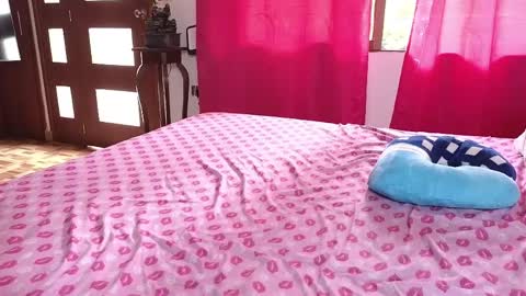 Snapshot of xxxtatianabustyxxx chatting on May 19, 7:42 pm xxxtatianabustyxxx online show from May 19, 7:42 pm