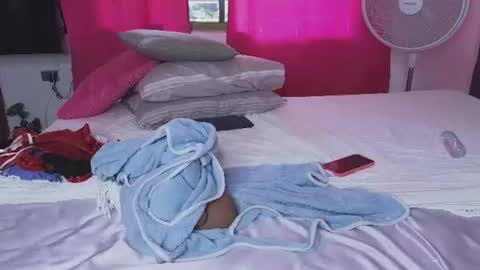 Snapshot of xxxtatianabustyxxx chatting on July 28, 7:39 pm xxxtatianabustyxxx online show from July 28, 7:39 pm