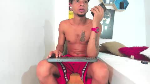 Snapshot of y0ung_master_ chatting on October 28, 4:16 am Sr. Y0ung Master online show from October 28, 4:16 am