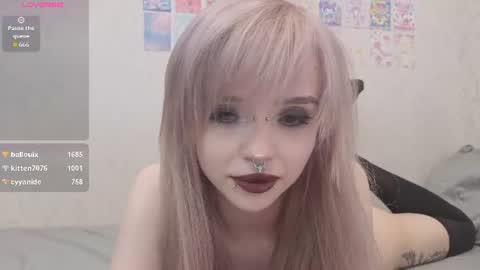 Snapshot of y0urchemicalromance chatting on July 24, 3:59 am y0urchemicalromance online show from July 24, 3:59 am