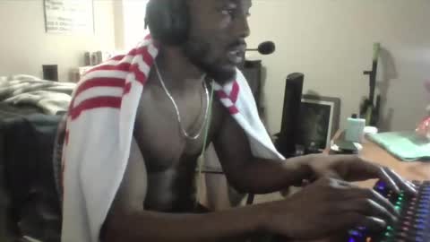 Snapshot of y_sticky chatting on March 6, 10:36 pm y_sticky online show from March 6, 10:36 pm