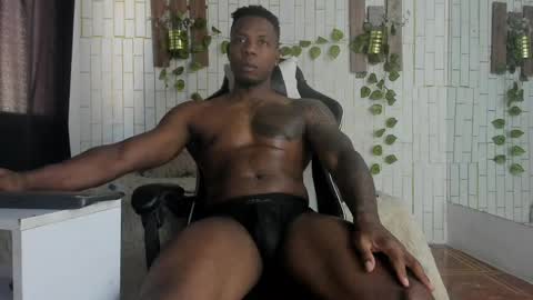 yacksson_lawrence online show from June 1, 12:40 pm