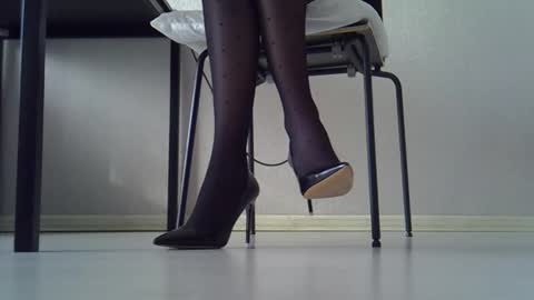 Dina online show from March 31, 2:57 am