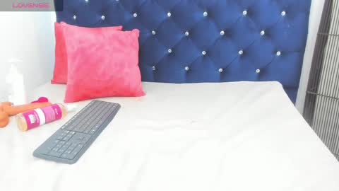 yaiza_sexylovee online show from October 25, 11:43 pm