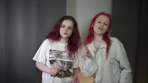 Gina and Mia online show from May 5, 7:38 am