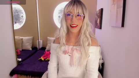 Snapshot of yakitai chatting on May 15, 3:35 am Yaki online show from May 15, 3:35 am