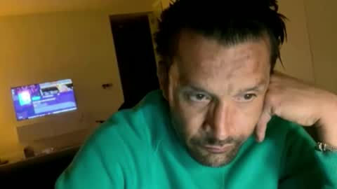 Snapshot of yallayalla1806 chatting on May 17, 12:41 am yallayalla1806 online show from May 17, 12:41 am