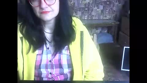 Snapshot of yanafiesta chatting on May 1, 8:41 am yanafiesta online show from May 1, 8:41 am