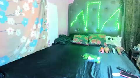 Snapshot of yani_69 chatting on July 16, 10:49 pm yani 69 online show from July 16, 10:49 pm