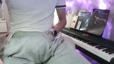 yannsolo8106 online show from October 28, 7:01 am