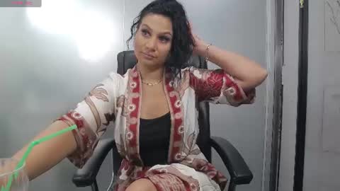 Snapshot of yaraxcox chatting on July 5, 6:20 am Yara online show from July 5, 6:20 am