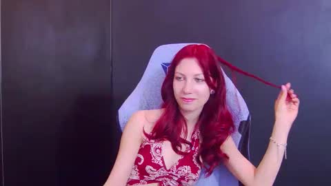 Snapshot of yasemina_ chatting on May 7, 10:26 pm Yase online show from May 7, 10:26 pm