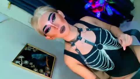 miss yasii online show from October 19, 3:56 pm