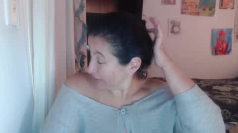 Snapshot of yasmin_love85 chatting on February 12, 2:54 pm yasmin_love85 online show from February 12, 2:54 pm