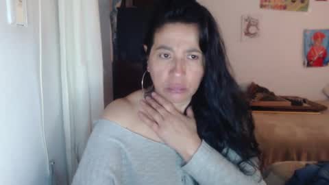 Snapshot of yasmin_love85 chatting on October 7, 3:20 pm yasmin_love85 online show from October 7, 3:20 pm