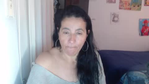 Snapshot of yasmin_love85 chatting on February 11, 2:11 pm yasmin_love85 online show from February 11, 2:11 pm