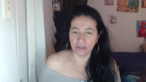 Snapshot of yasmin_love85 chatting on April 13, 2:22 pm yasmin_love85 online show from April 13, 2:22 pm