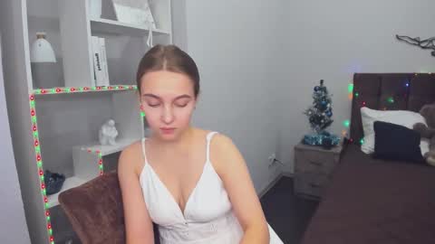 Yasmina online show from December 11, 10:47 am