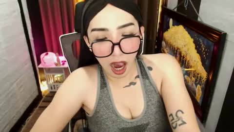 Snapshot of yassiered chatting on February 7, 7:23 am yassiered online show from February 7, 7:23 am