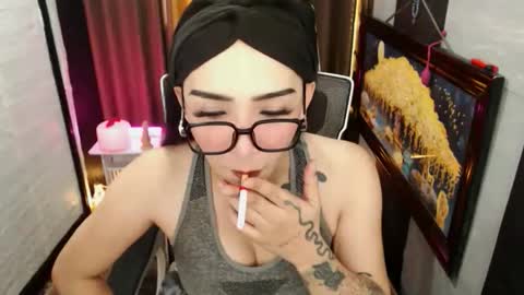 Snapshot of yassiered chatting on March 1, 8:05 am yassiered online show from March 1, 8:05 am