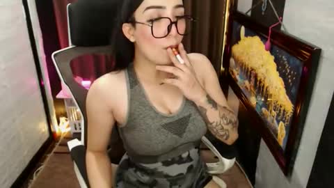 Snapshot of yassiered chatting on March 2, 5:08 am yassiered online show from March 2, 5:08 am