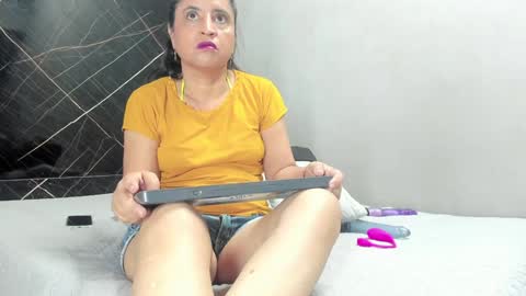 yaya____ online show from January 14, 12:56 pm