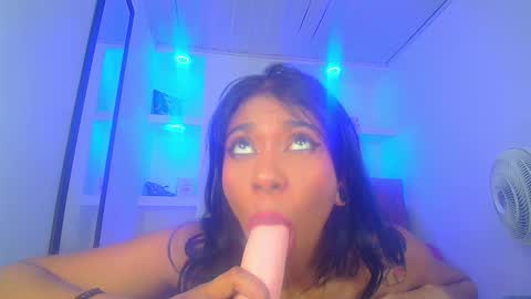 Snapshot of yayacandy chatting on January 9, 3:44 pm YAYA online show from January 9, 3:44 pm
