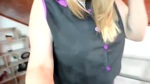 Snapshot of yayita_mature chatting on May 12, 4:15 pm yayita online show from May 12, 4:15 pm