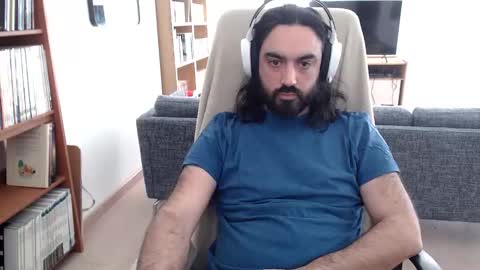 yeeaahoo online show from April 3, 8:12 am