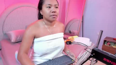 Snapshot of yeika_foxy chatting on April 21, 11:27 am yeika_foxy online show from April 21, 11:27 am