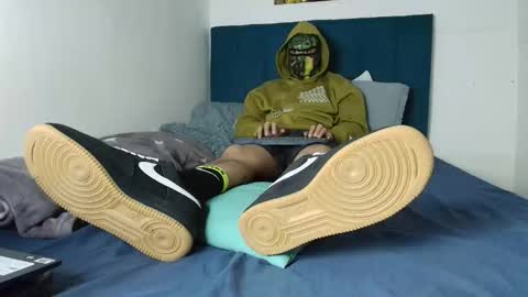 yeisongomezz online show from December 21, 4:14 pm