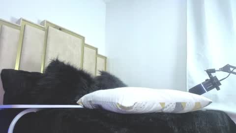 Yeli Amber online show from April 9, 1:49 am