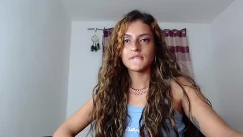 Snapshot of yemaya_28 chatting on June 27, 5:12 am Yemaya 28 online show from June 27, 5:12 am