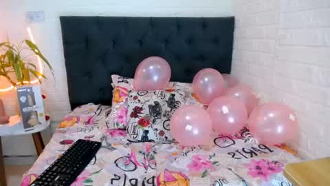 Snapshot of yemfairymcry chatting on April 28, 2:55 pm YEM online show from April 28, 2:55 pm