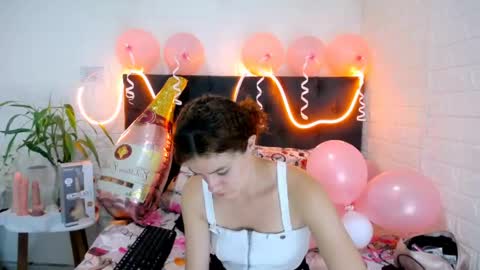 Snapshot of yemfairymcry chatting on April 30, 2:34 pm YEM online show from April 30, 2:34 pm